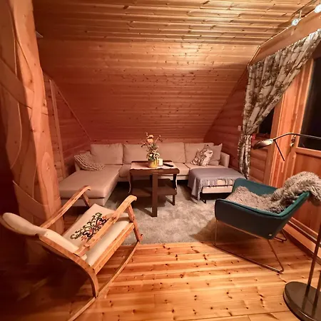 Private At Camp Oinas Privatunterkunft *